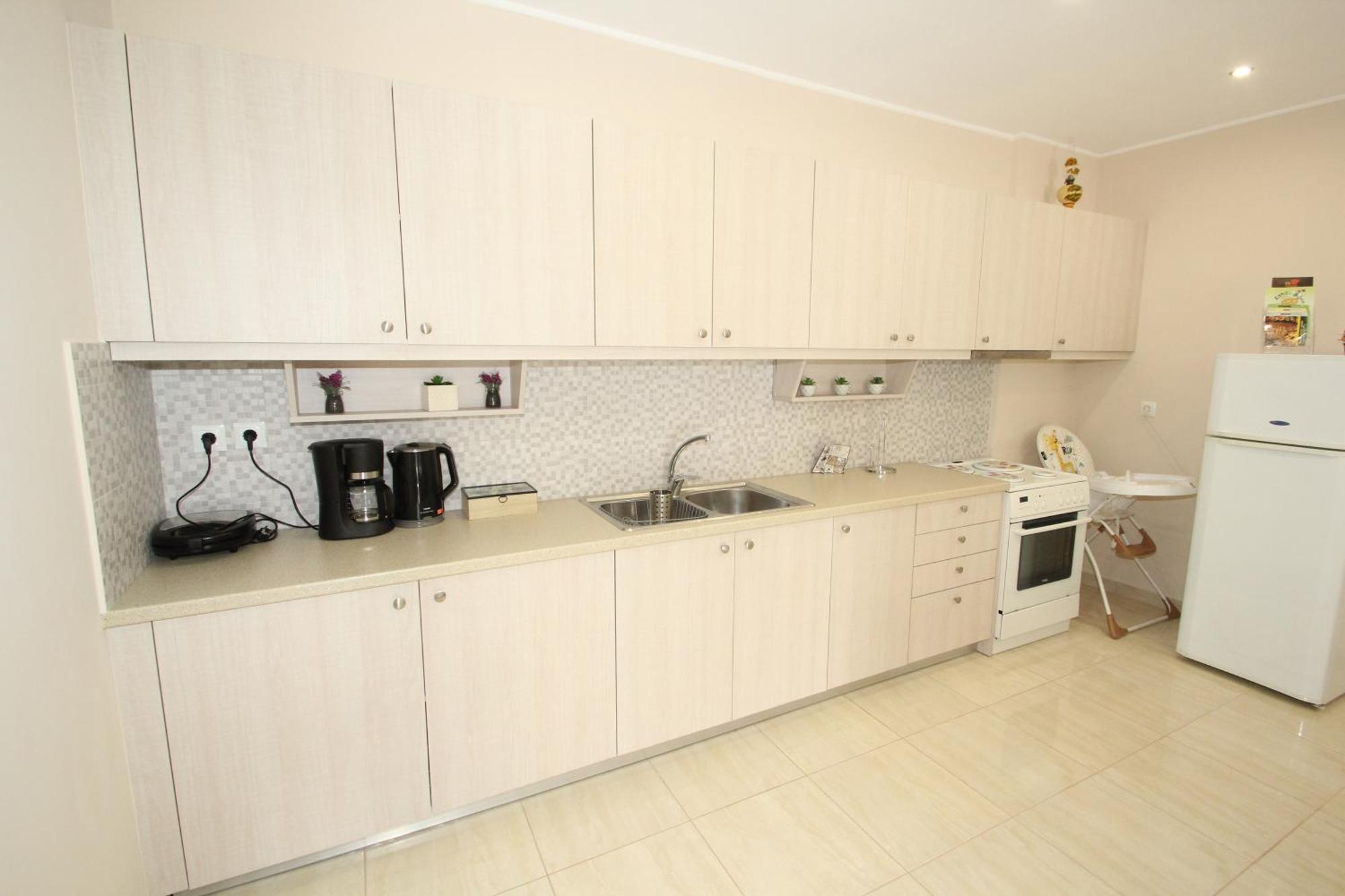 Filoxenia Apartment Луца Экстерьер фото